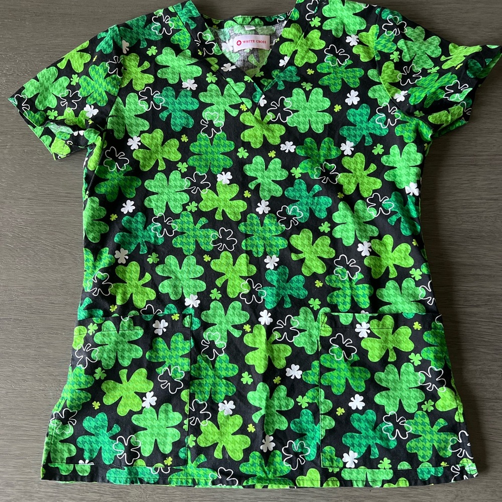 White Cross Shamrock Print Tee - Green and Black